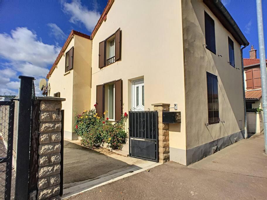 Vila L'Hirondelle Du Faubourg Bar-sur-Aube Exteriér fotografie