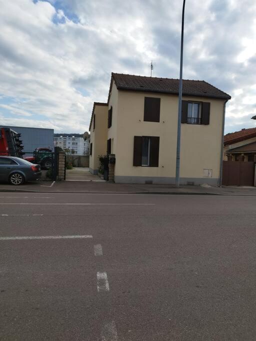 Vila L'Hirondelle Du Faubourg Bar-sur-Aube Exteriér fotografie